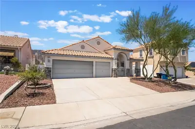 682 SCENIC TIERRA Lane, Henderson, NV 89002 Front of Structure