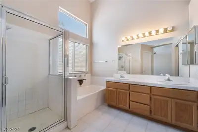 682 SCENIC TIERRA Lane, Henderson, NV 89002 Primary Bathroom