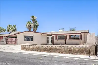4462 Newton Drive, Las Vegas, NV 89121 Front of Structure