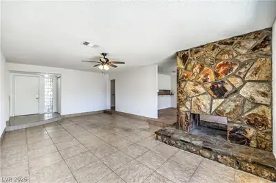4462 Newton Drive, Las Vegas, NV 89121 Living Room