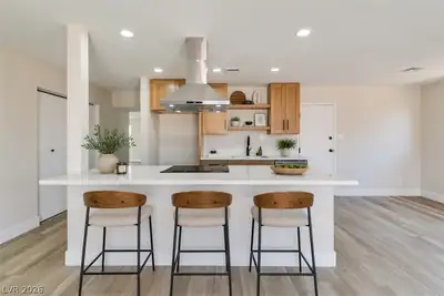 5901 Shawnee Avenue, Las Vegas, NV 89107 Kitchen
