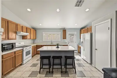 629 Lava Beds Way, North Las Vegas, NV 89084 Kitchen