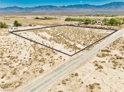 1650 West Bluebird Avenue, Pahrump, NV 89060 