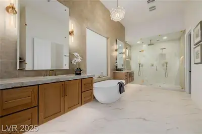 7682 Rafter Court, Las Vegas, NV 89139 Primary Bathroom