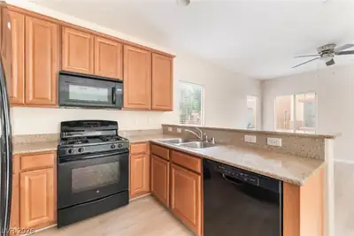 8941 Glass Gallery Court, Las Vegas, NV 89149 Kitchen