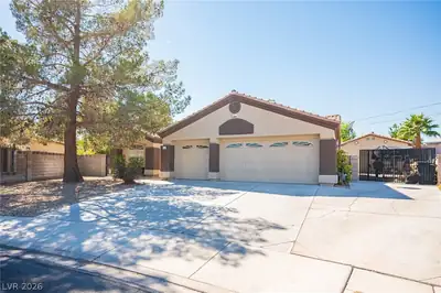 5717 Compton Drive, Las Vegas, NV 89108 Front of Structure
