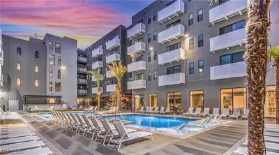 250 South City Parkway 101, Las Vegas, NV 89106 Pool