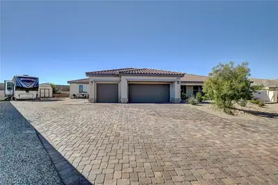 8621 Hickam Avenue, Las Vegas, NV 89129 Front of Structure
