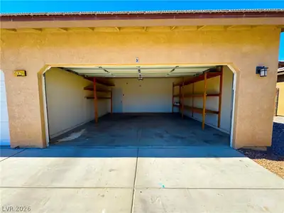 1090 Potro Avenue D, Pahrump, NV 89048 Garage
