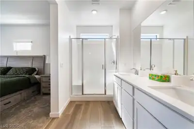 392 Aravalli Crest Street, Henderson, NV 89015 Primary Bathroom