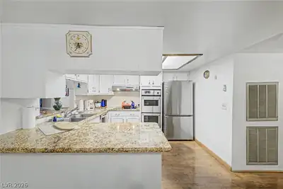 3537 Victory Avenue, Las Vegas, NV 89121 Kitchen