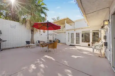 3537 Victory Avenue, Las Vegas, NV 89121 Patio
