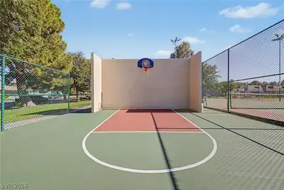 3537 Victory Avenue, Las Vegas, NV 89121 Basketball Court