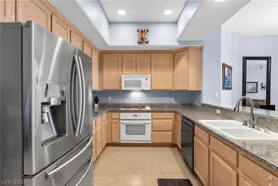 38 East Serene Avenue 312, Las Vegas, NV 89123 Kitchen