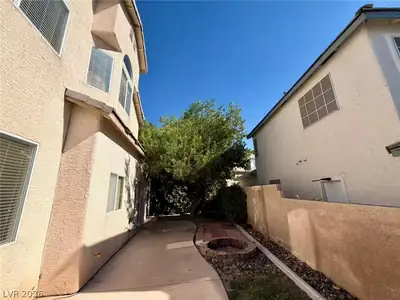 2467 Sheltered Meadows Lane, Henderson, NV 89052 Yard