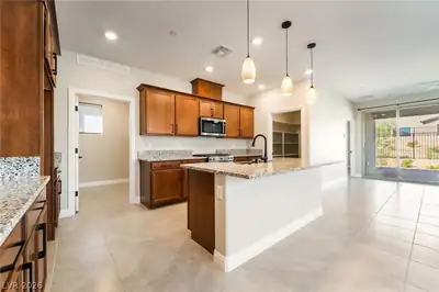 53 Lake Bluff Court, Henderson, NV 89011 Kitchen