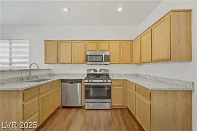 5948 Sakhalin Avenue, Las Vegas, NV 89139 Kitchen