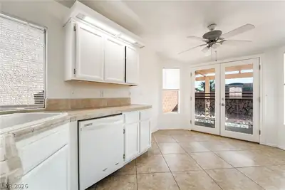 768 Panhandle Drive, Henderson, NV 89014 Kitchen
