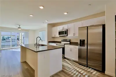 6888 Prairie Pearl Street, Las Vegas, NV 89148 Kitchen