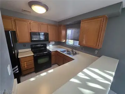 6873 Tamarus Street 204, Las Vegas, NV 89119 Kitchen