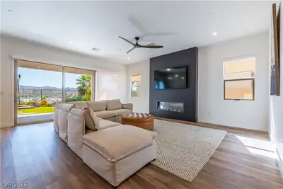351 Portus Delphini Court, Henderson, NV 89011 Living Room