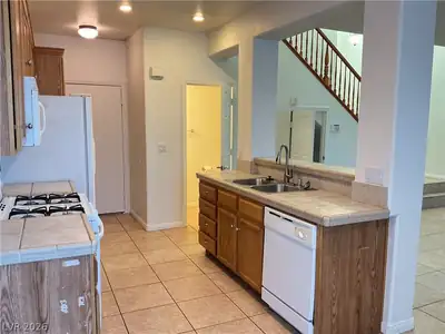 9744 Wailings Avenue, Las Vegas, NV 89148 Kitchen
