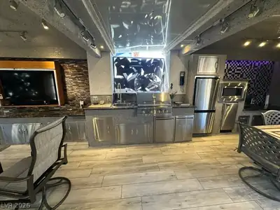 8175 Arville Street 400, Las Vegas, NV 89139 Kitchen