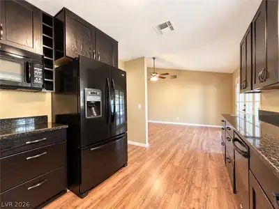 6672 Peachtree Lane, Las Vegas, NV 89103 Kitchen