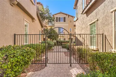 1951 Ardilea Street, Las Vegas, NV 89135 Courtyard