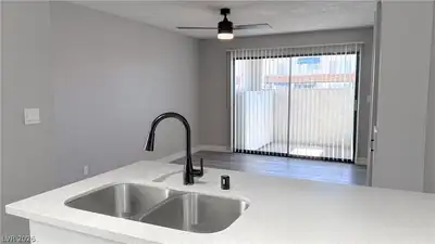 4321 Gannet Circle 199, Las Vegas, NV 89103 Kitchen