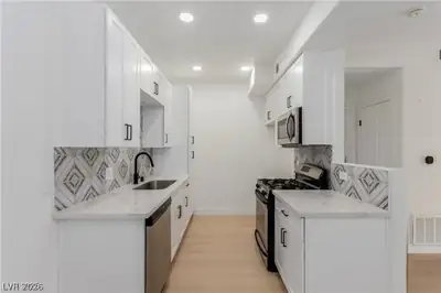 3318 North Decatur Boulevard 1020, Las Vegas, NV 89130 Kitchen