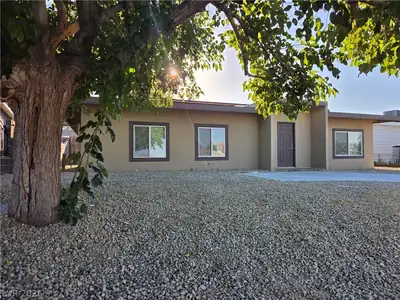 3175 Palmdale Street, Las Vegas, NV 89121 Front of Structure