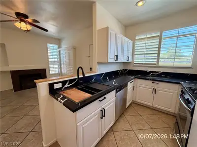 2201 Ramsgate Drive 724, Henderson, NV 89074 Kitchen