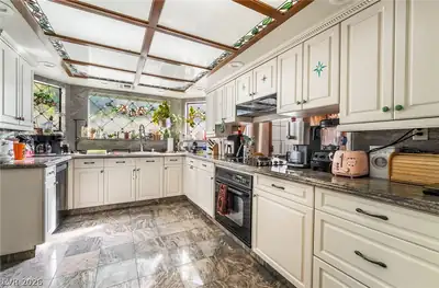 3947 Tudur Lane, Las Vegas, NV 89119 Kitchen