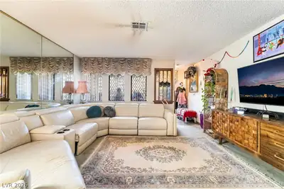 3947 Tudur Lane, Las Vegas, NV 89119 Living Room