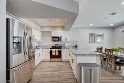 4966 Lana Drive, Las Vegas, NV 89121 Kitchen