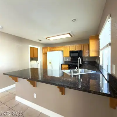 4434 Honeybrook Court, Las Vegas, NV 89147 Kitchen