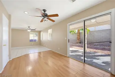633 Roberta Alecia Avenue, North Las Vegas, NV 89031 Living Room