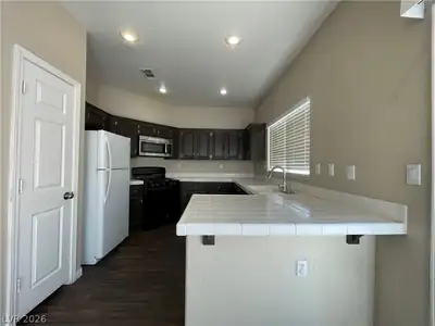 7873 Blue Brook Drive, Las Vegas, NV 89147 Kitchen