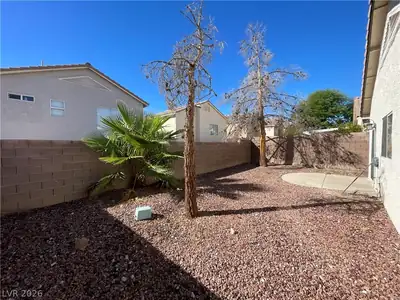 7873 Blue Brook Drive, Las Vegas, NV 89147 Yard