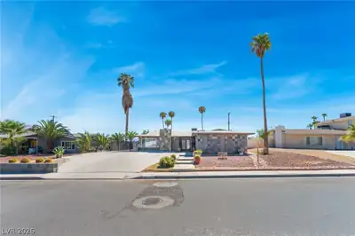 1679 Golden Arrow Drive, Las Vegas