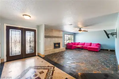 1679 Golden Arrow Drive, Las Vegas, NV 89169 Living Room