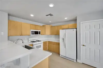 11004 Linden Leaf Avenue, Las Vegas, NV 89144 Kitchen