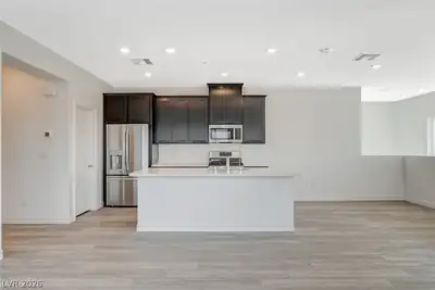 275 Callen Falls Avenue 2126, Henderson, NV 89011 