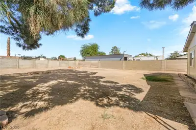 5574 Tunis Avenue, Las Vegas, NV 89122 Yard