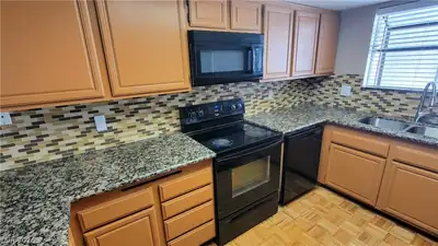 1843 CAMINO VERDE Lane, Las Vegas, NV 89119 Kitchen