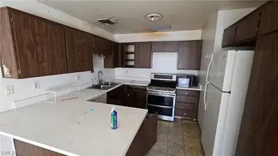 6777 Ledgewood Drive, Las Vegas, NV 89103 Kitchen