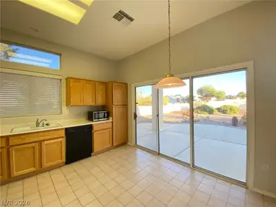 10501 City Clouds Court, Las Vegas, NV 89134 Kitchen