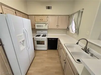 5415 West Harmon Avenue 1096, Las Vegas, NV 89103 Kitchen