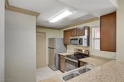 8101 West Flamingo Road 2136, Las Vegas, NV 89147 Kitchen